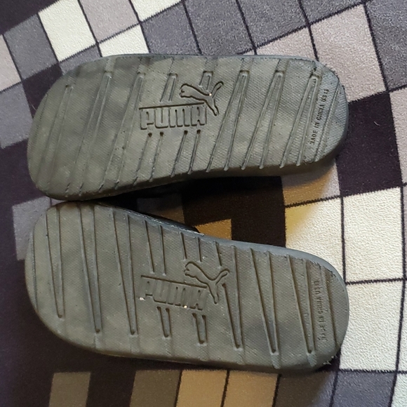 Vinyl Logo Slides - Picture 6 of 7